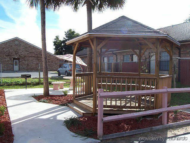 Executive Inn Pensacola Exterior photo