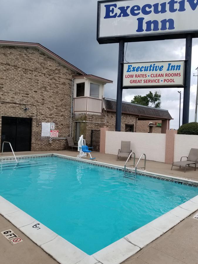 Executive Inn Pensacola Exterior photo