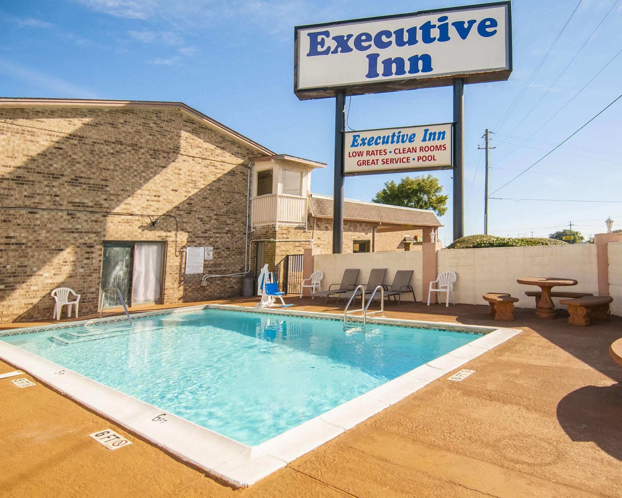 Executive Inn Pensacola Exterior photo